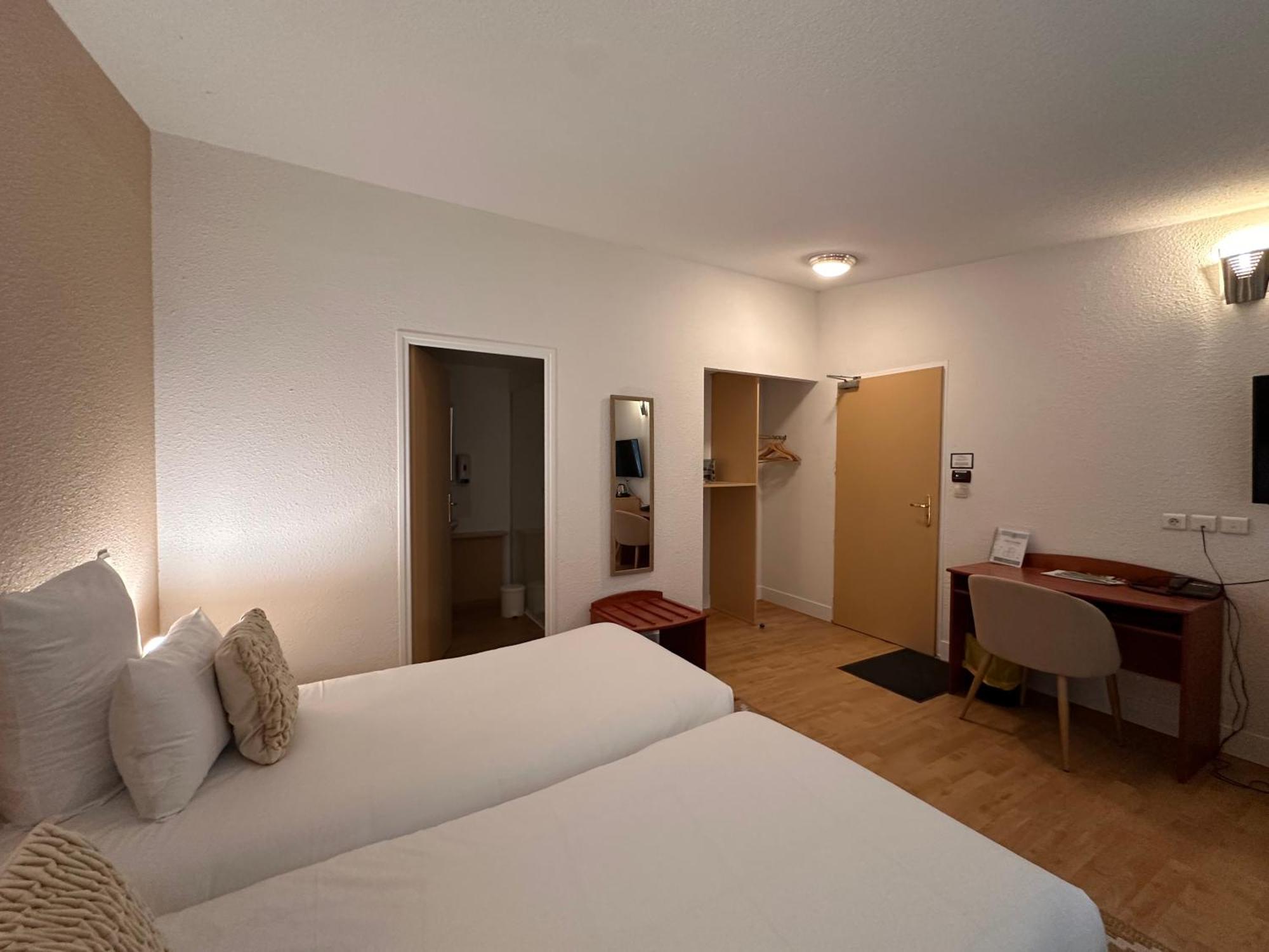 Hotel - Domaine De La Blanchardiere - Le Mans Changé Eksteriør bilde