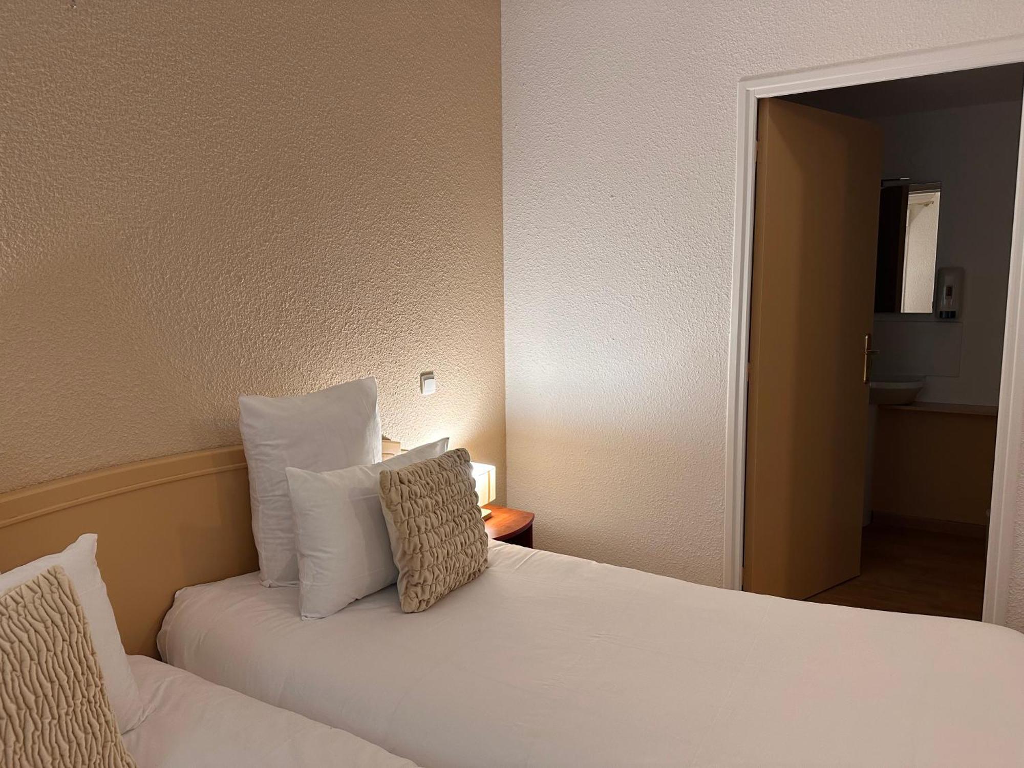 Hotel - Domaine De La Blanchardiere - Le Mans Changé Eksteriør bilde